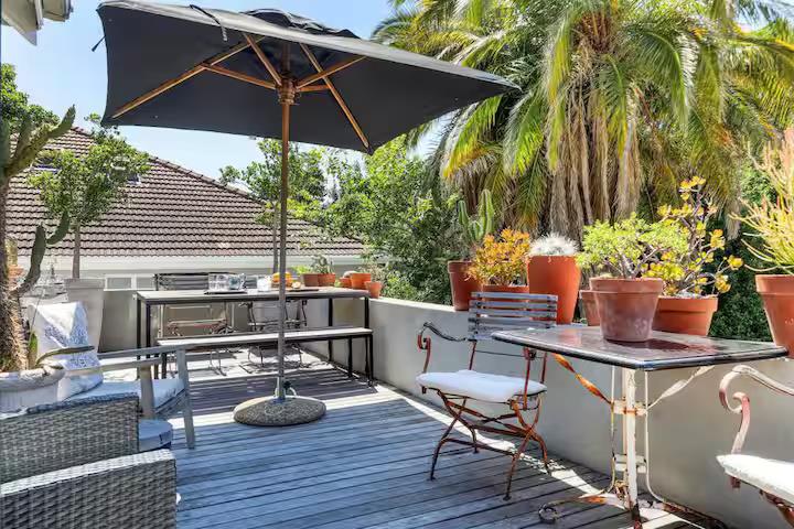 To Let 4 Bedroom Property for Rent in Tamboerskloof Western Cape